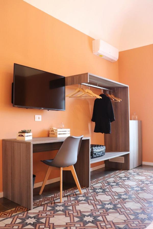 Liotru Maisonne, Rooms With En-Suite Bathroom And Shared Bathroom Катания Екстериор снимка